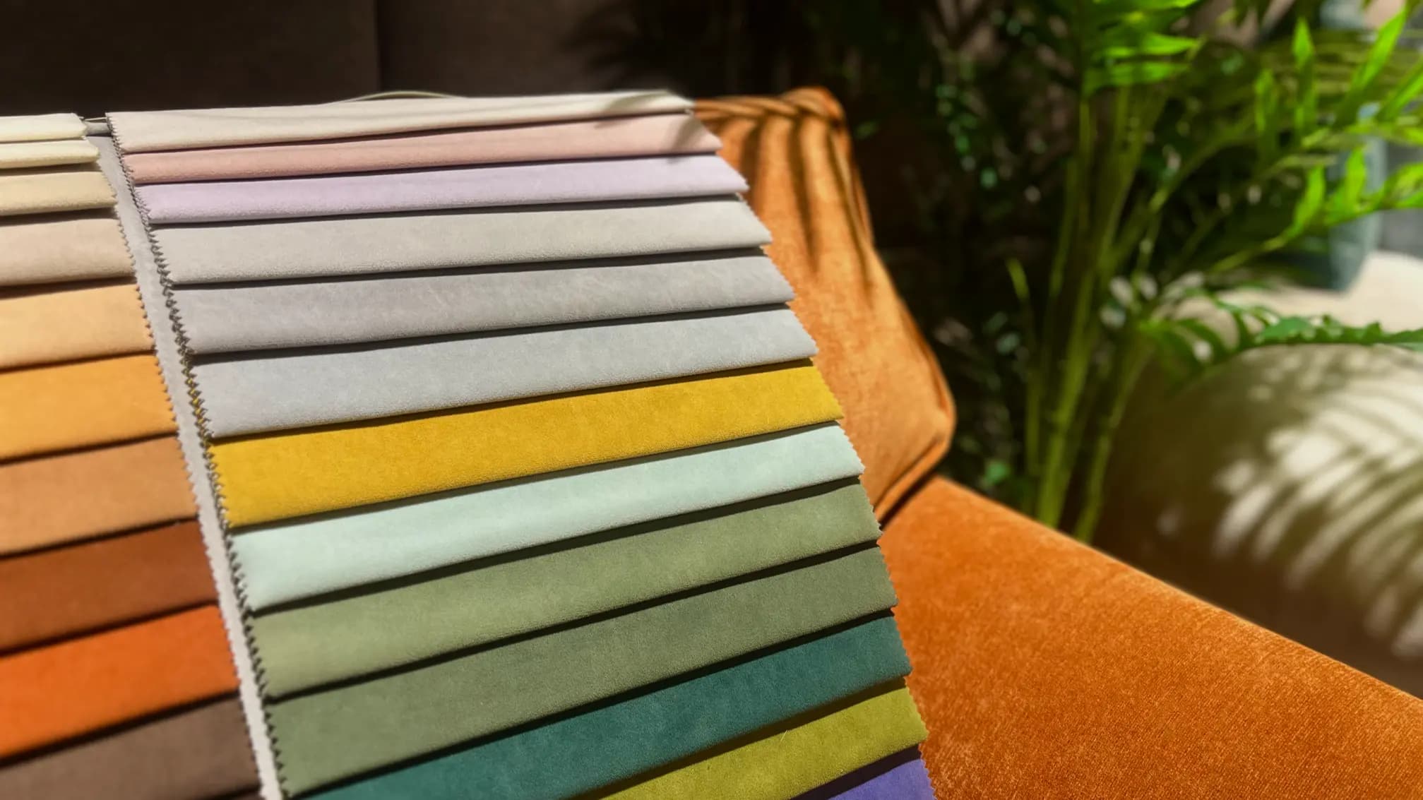 Ткань на диване