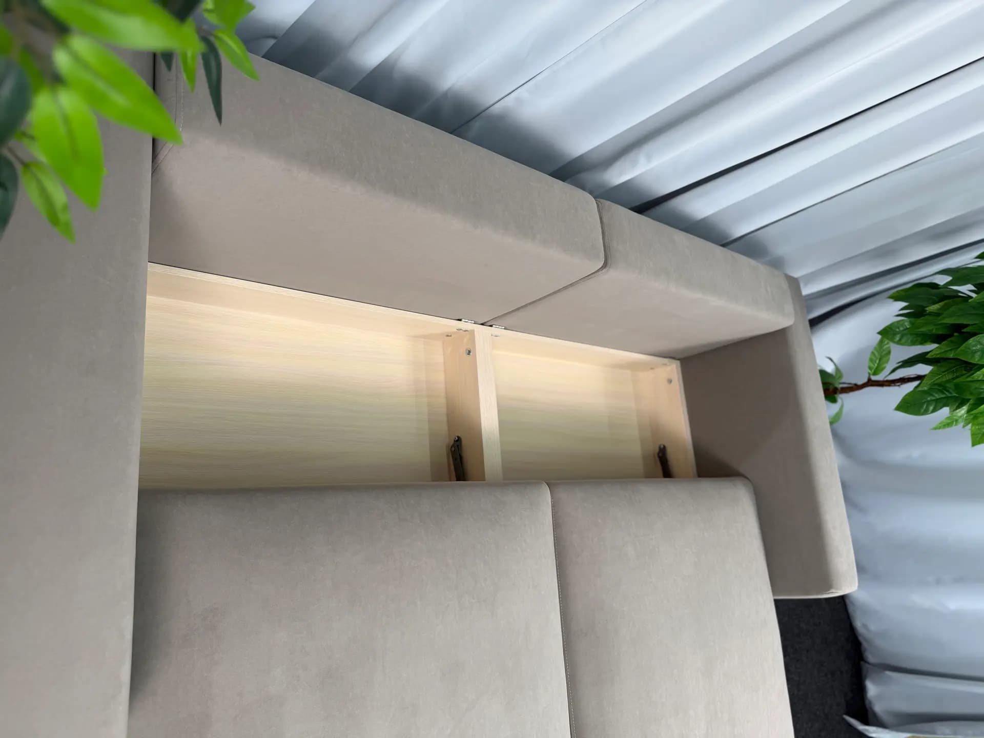 Прямой диван Ванди 001 размер: M, цвет: бежевый Furla 230